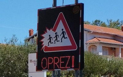 Autonomni znak OPREZ-ŠKOLA