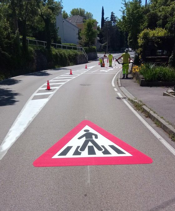 Termoplastične oznake na kolniku